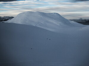 Making the way back to the skidoos.